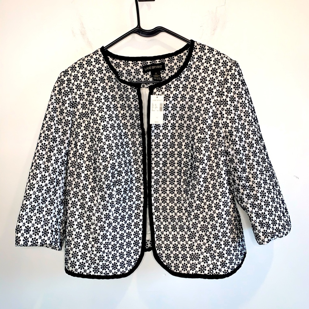 Lane Bryant Black and White Floral Pattern Cropped Blazer